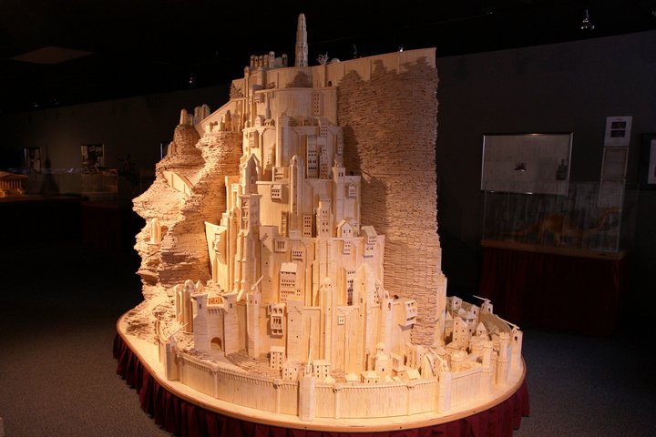 Lord of the Rings Figurine Showing the White City, Minas Tirith