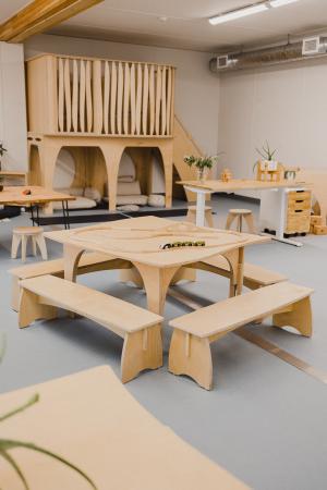 Natural Pod table