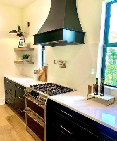 Tampa historic district remodel project featured the company’s DreamCraft Cabinetry line.