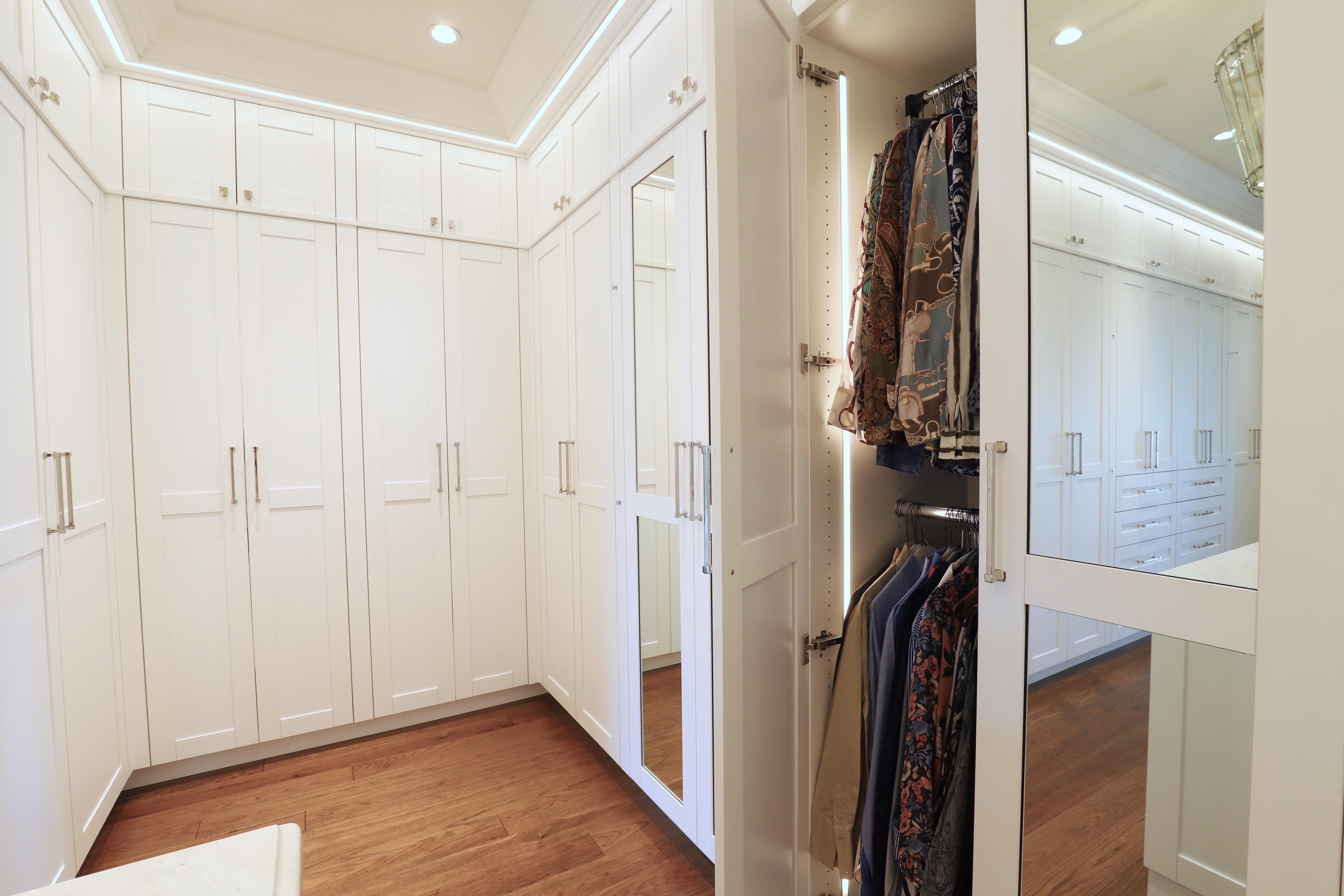 closetlifestyle shaker doors with mirror center panels