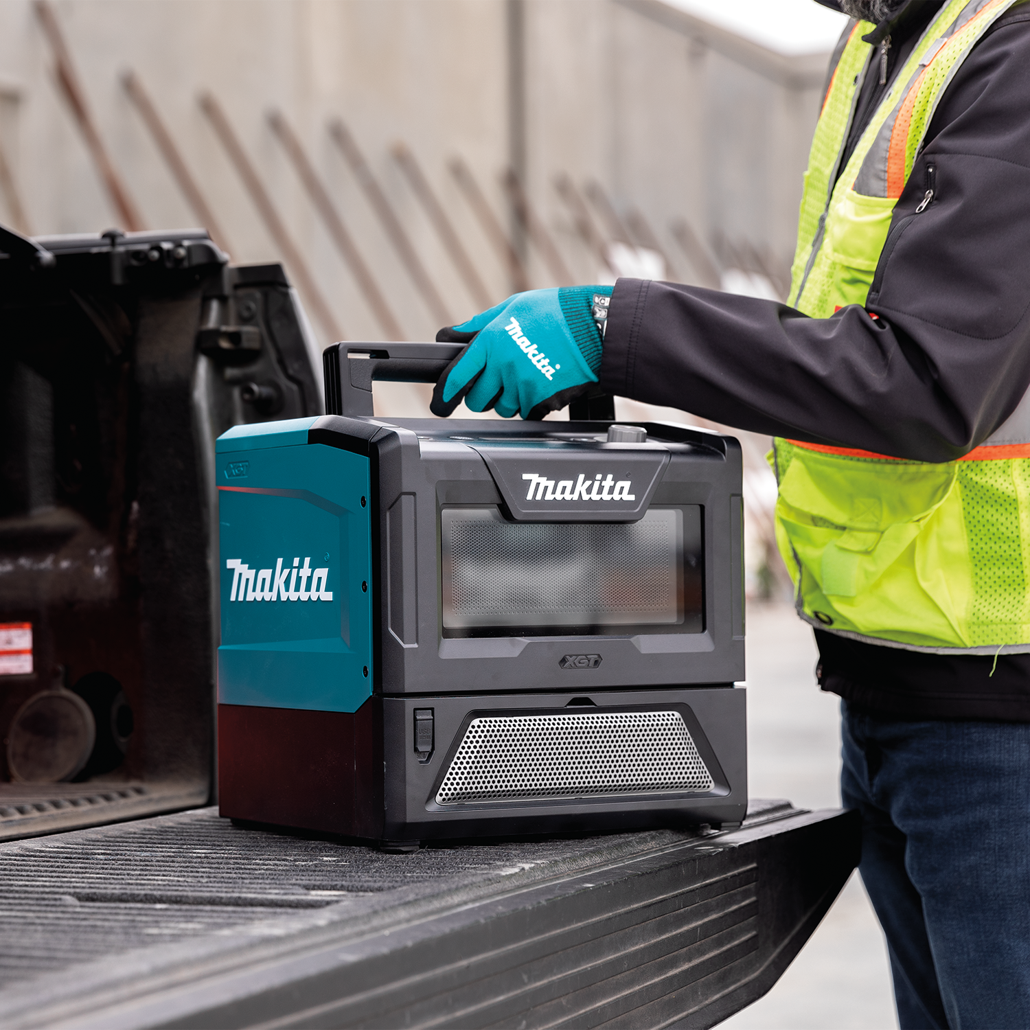 Makita cordless microwave oven