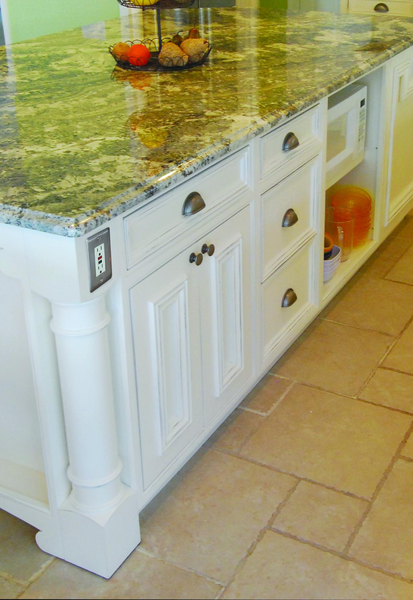Osborne island leg w-outlet.jpg Osborne island leg w-outlet.jpg