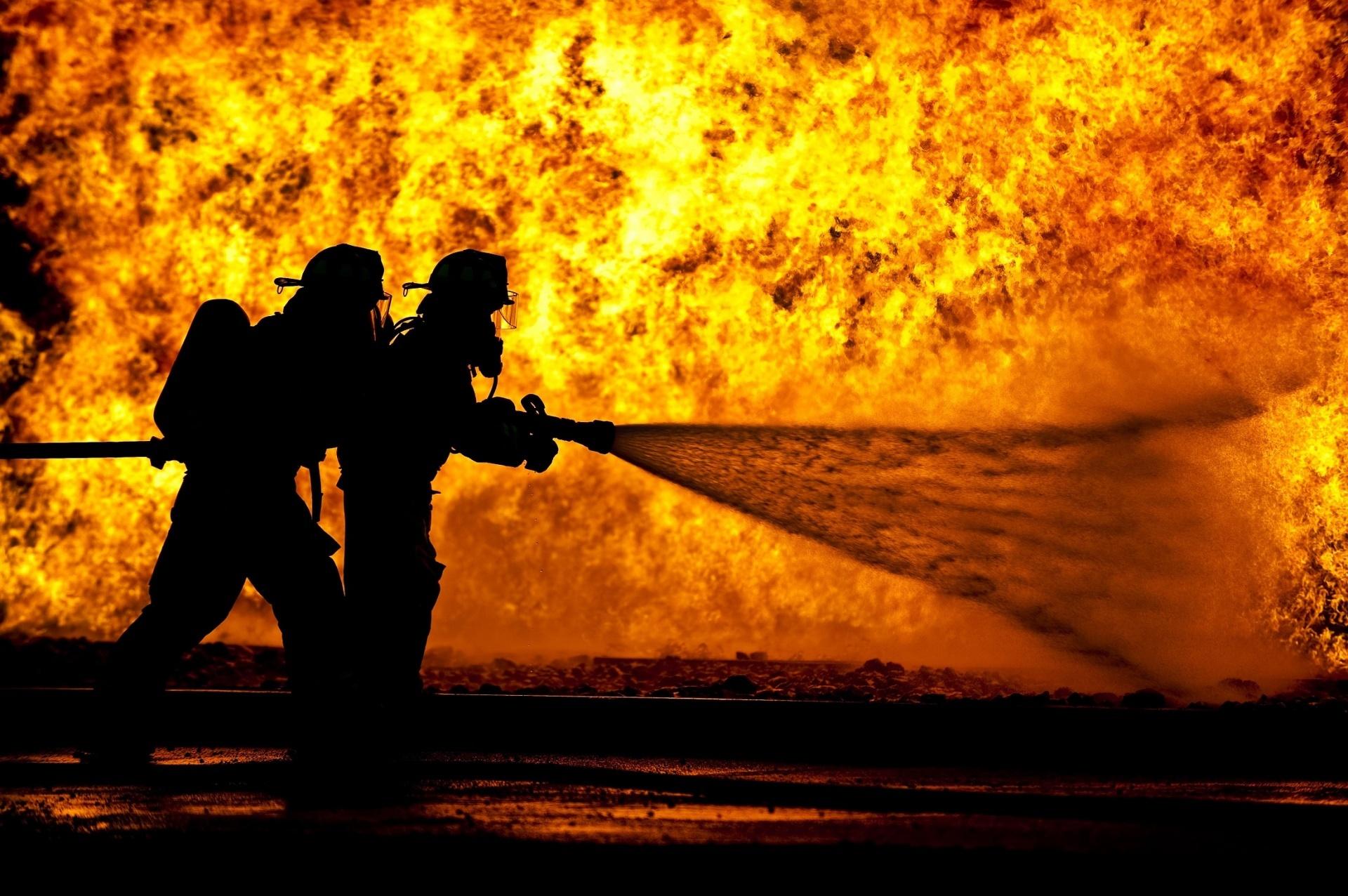 firefighters-live-fire-.jpg