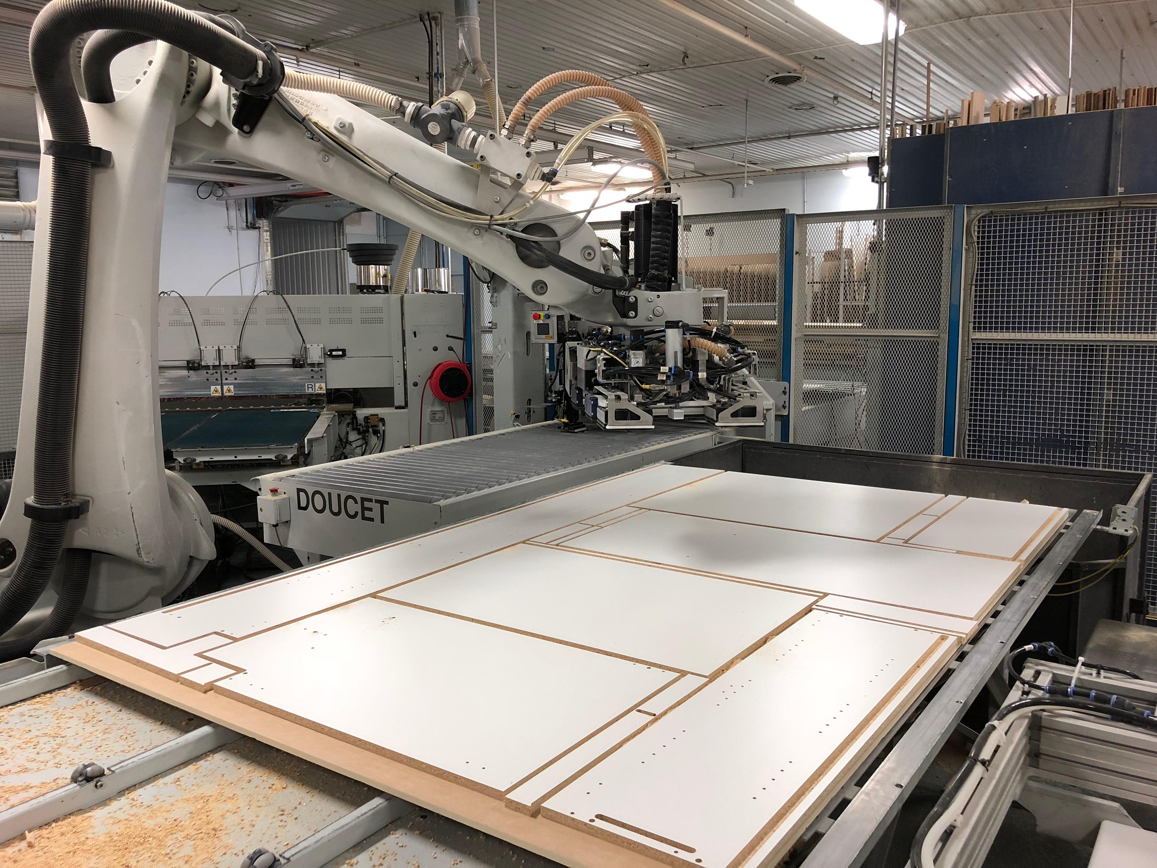 muskoka-cabinet-robot.jpg muskoka-cabinet-robot.jpg