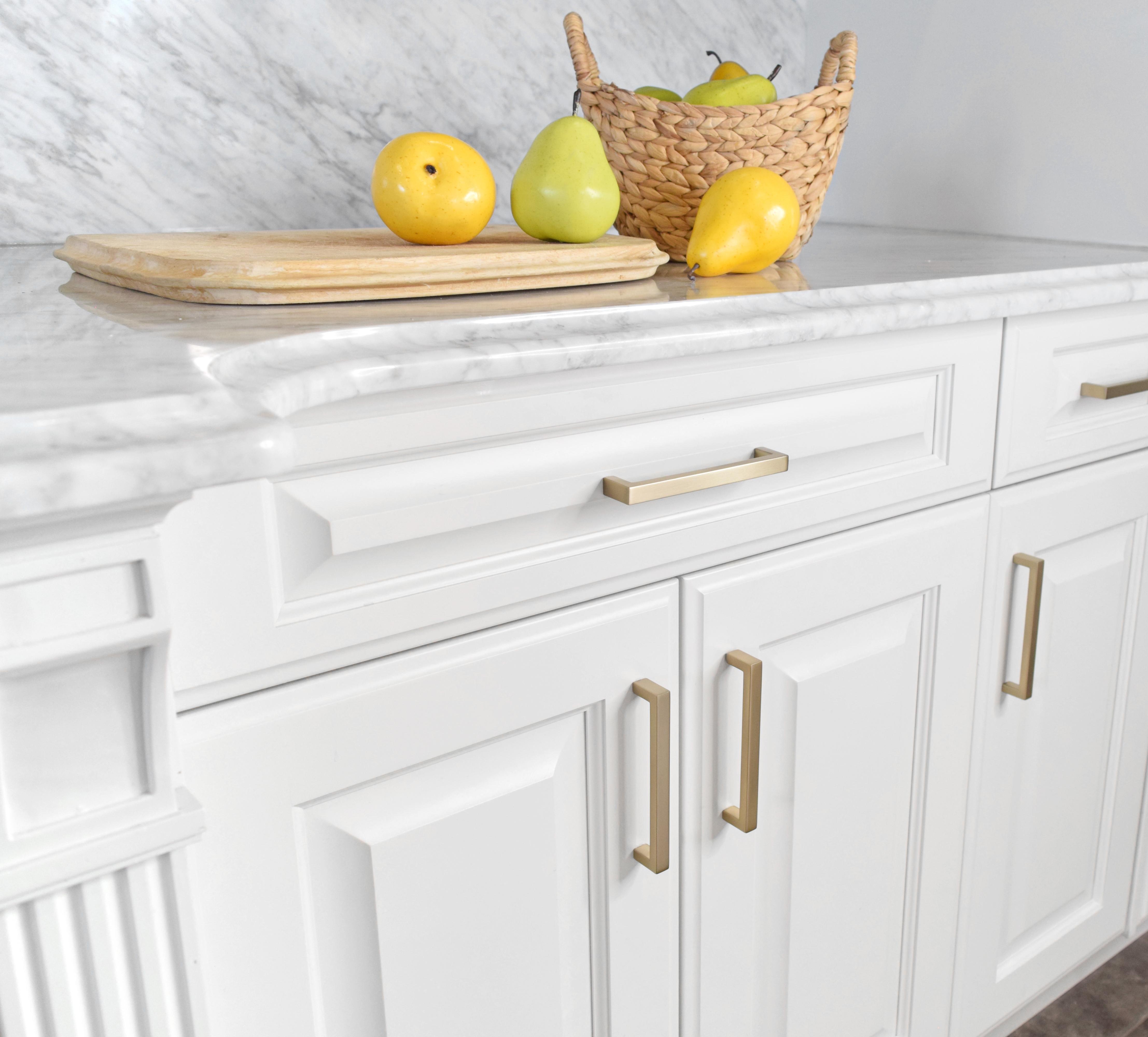 taghardware_elite_modernhandle_mg_kitchen_application1.jpg taghardware_elite_modernhandle_mg_kitchen_application1.jpg