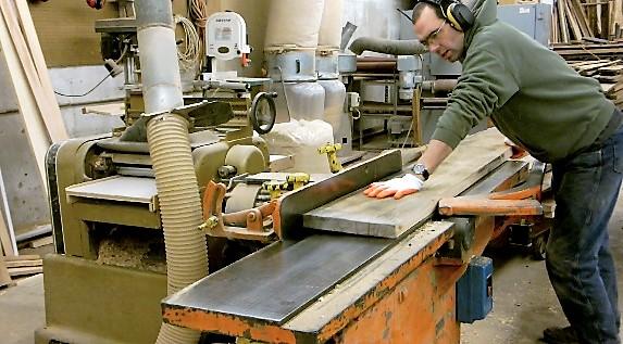 Want to work with wood? Find the right path to a woodworking career - icould